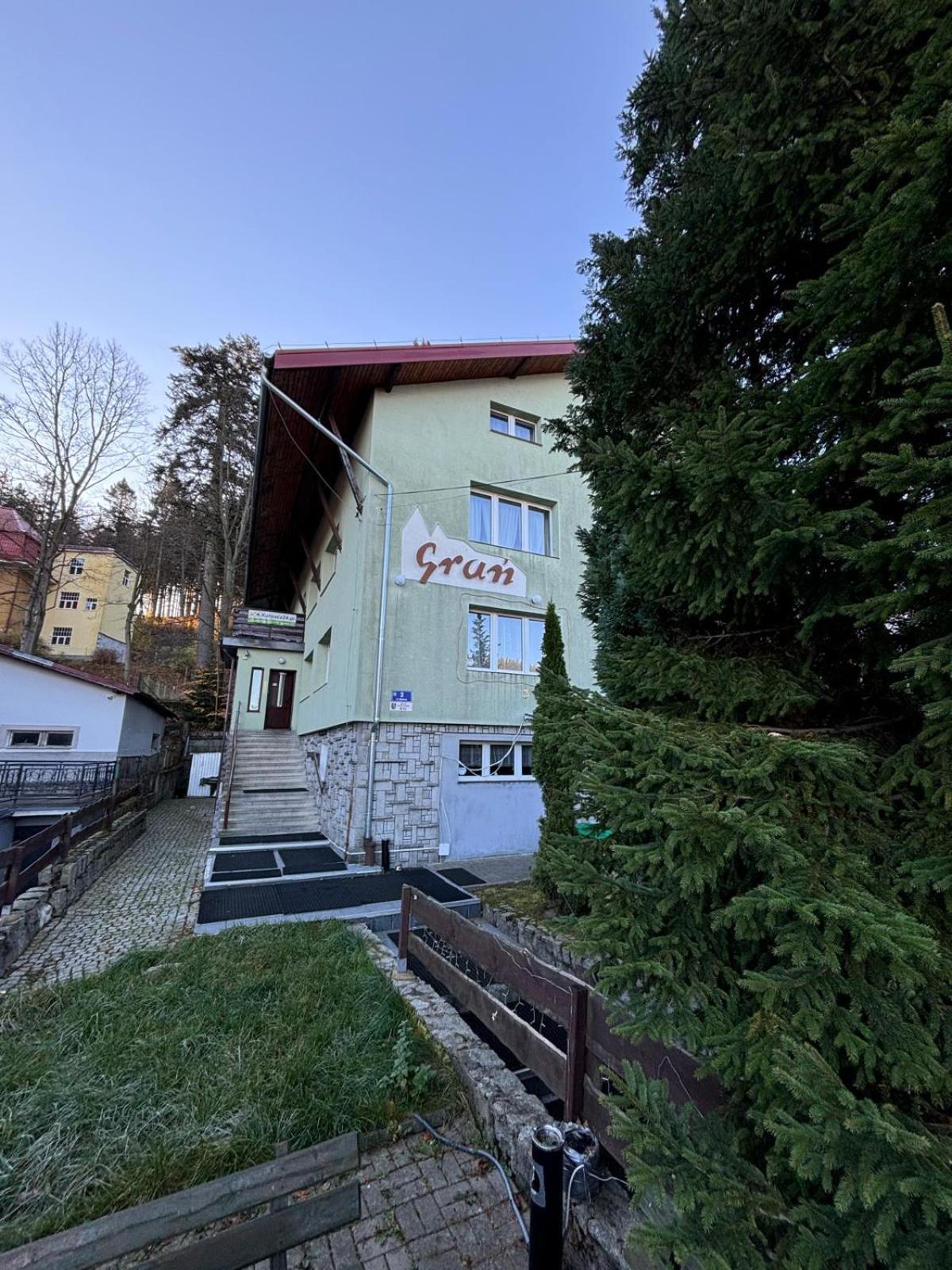 Pensjonat Gran Hotell Karpacz Exteriör bild